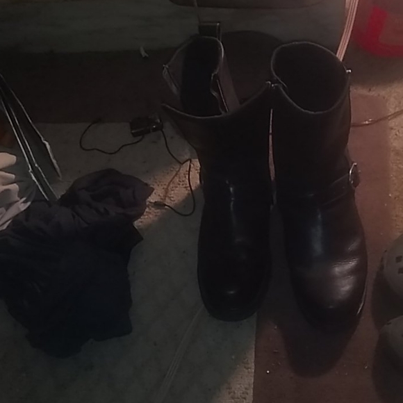 Brand new Harley-Davidson boots never wore - Picture 2 of 3